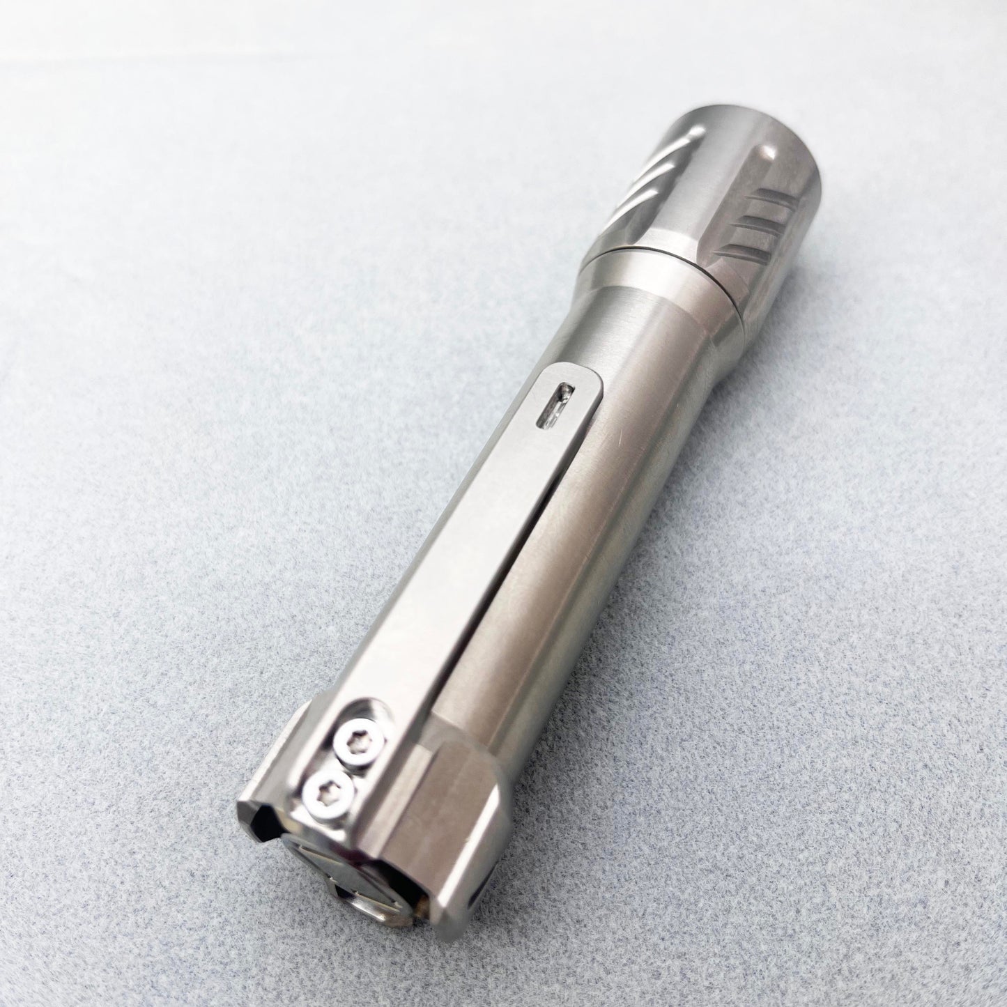 Glow Arrow 18650-01 Flashlight Titanium Single Emitter NiChia 519A 4000K/Samsung 5000K /Cree XPL6500K LED With 18650 Type-C Battery