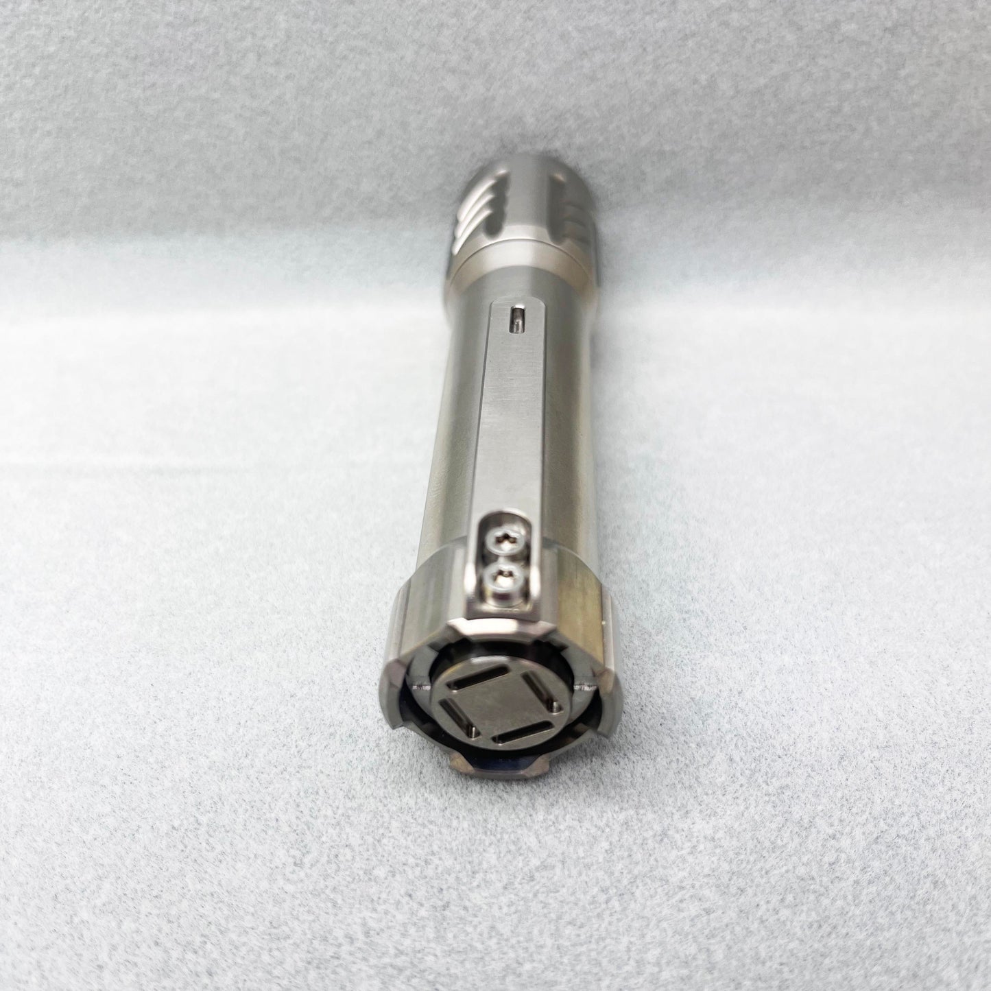 Glow Arrow 18650-01 Flashlight Titanium Single Emitter NiChia 519A 4000K/Samsung 5000K /Cree XPL6500K LED With 18650 Type-C Battery