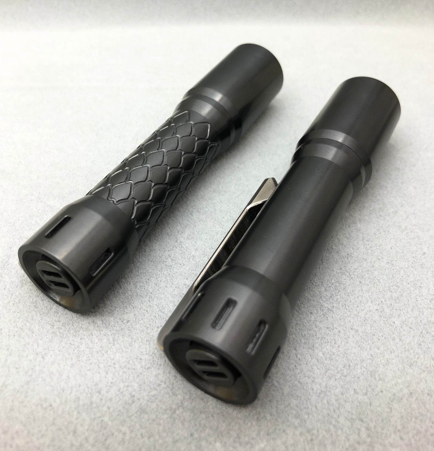 Glow Arrow AA/14500 Flashlight Zirconium Smooth / Loong 14500 with Type-C Battery
