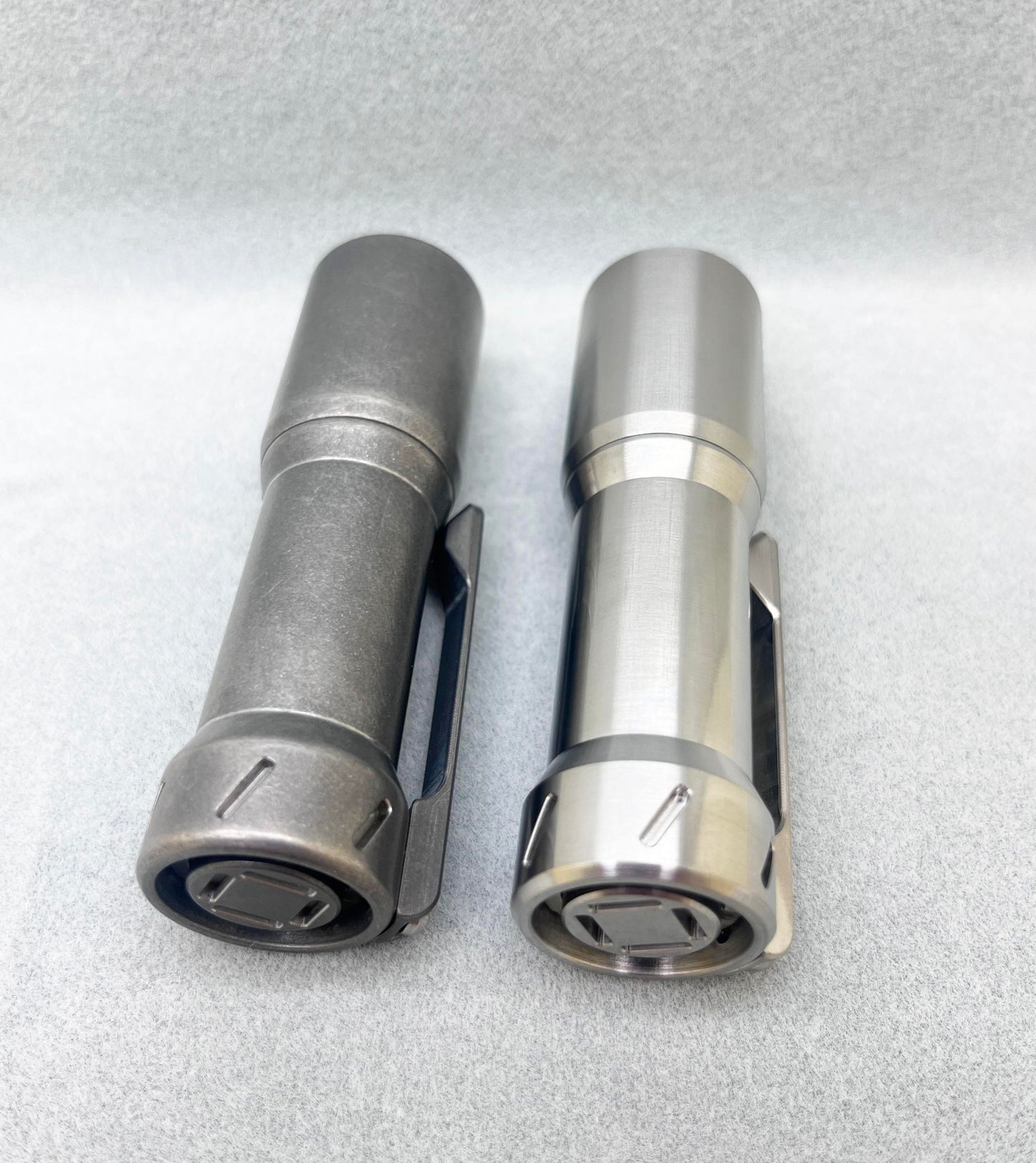EDOLUC JM Smooth 18350 Taschenlampe Titanium Triple Emitter Nichia 519a 4000K LED mit 18350 Typ-C Batterie