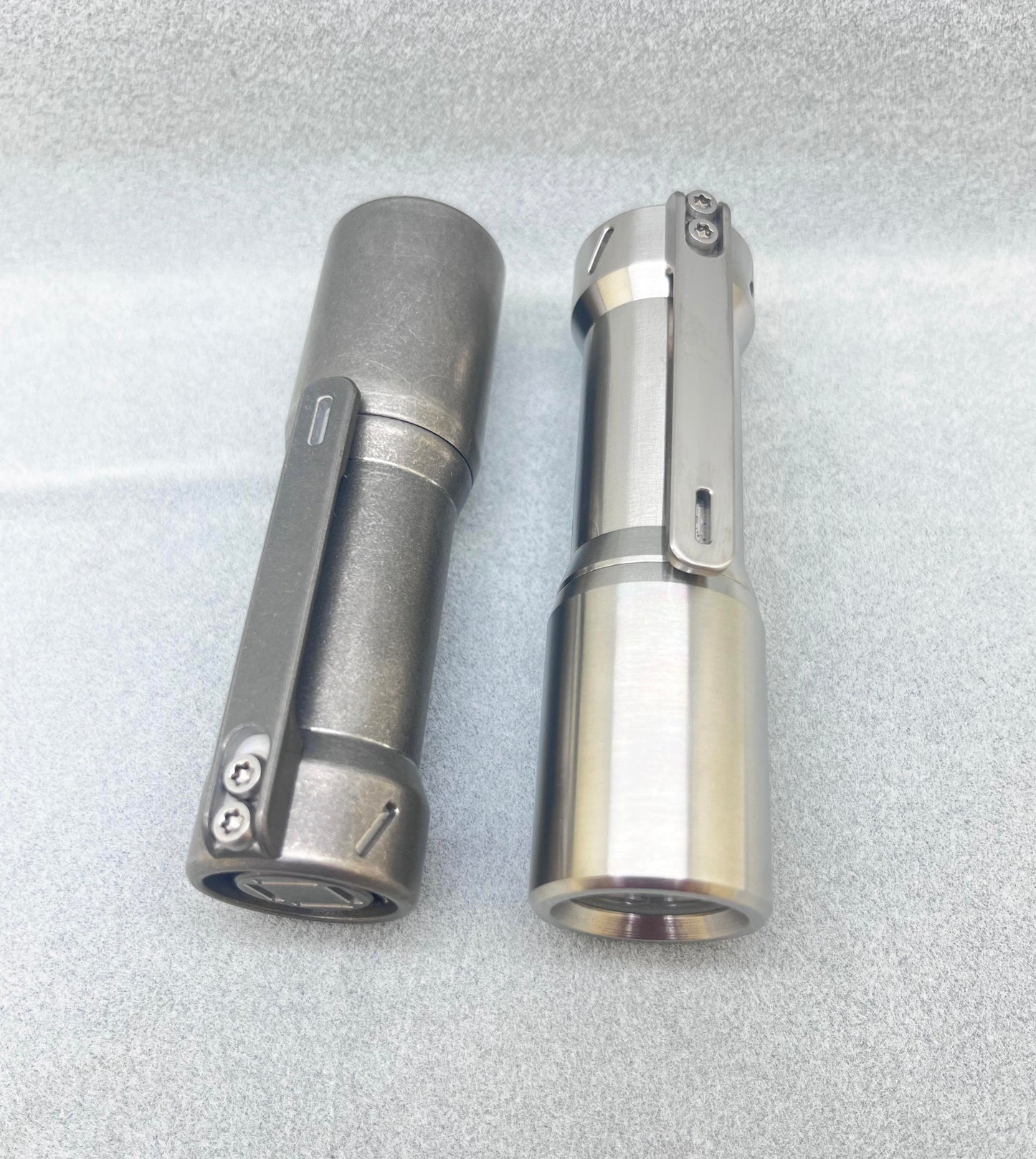 EDOLUC JM Smooth 18350 Taschenlampe Titanium Triple Emitter Nichia 519a 4000K LED mit 18350 Typ-C Batterie