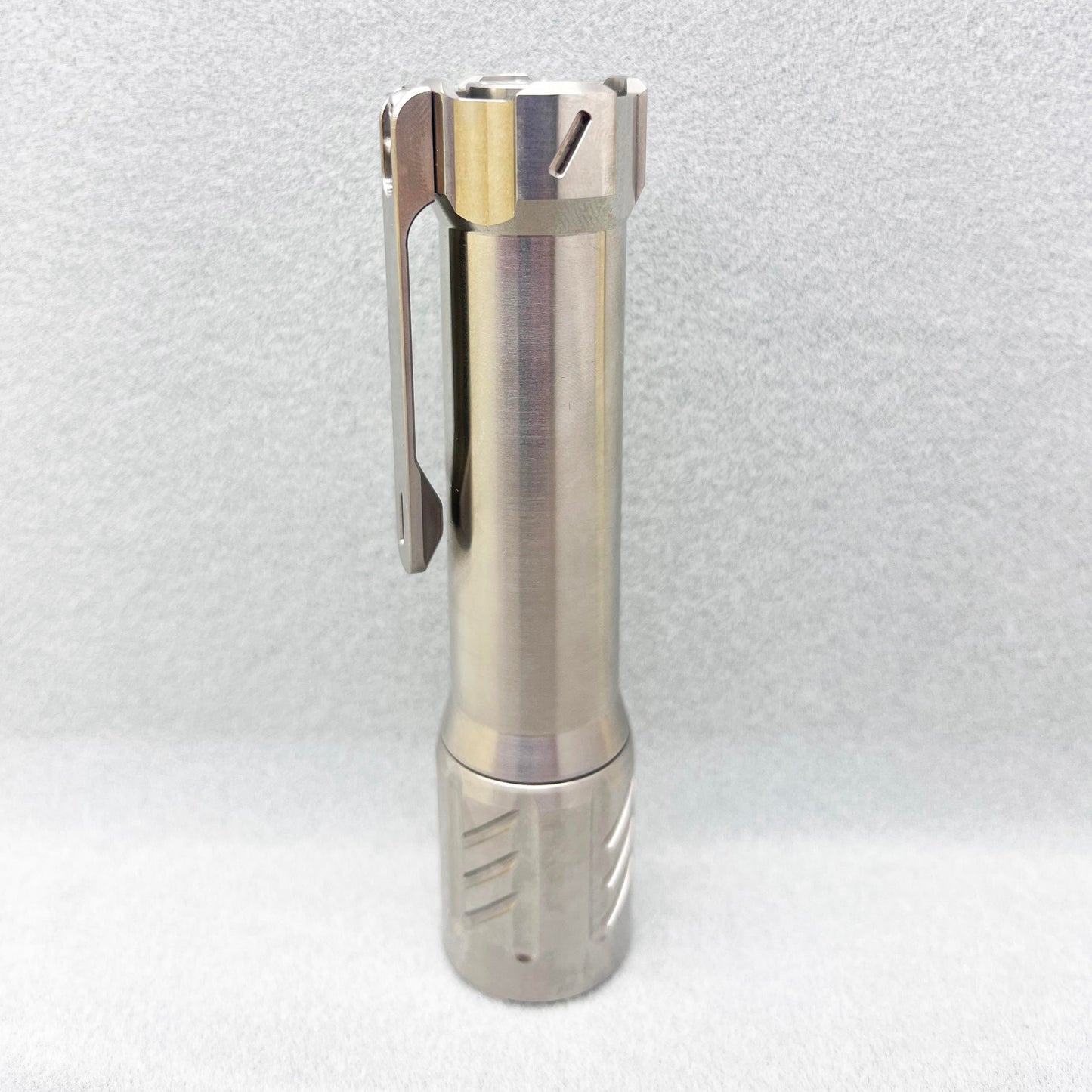 Glow Arrow 18650-01 Flashlight Titanium Single Emitter NiChia 519A 4000K/Samsung 5000K /Cree XPL6500K LED With 18650 Type-C Battery