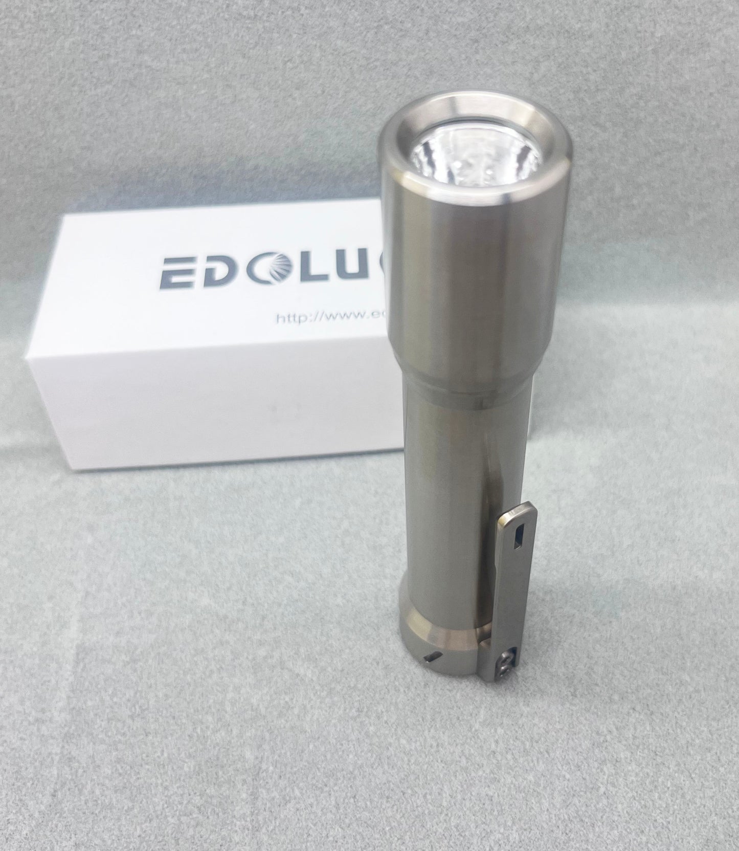 Glow Arrow 18650-JM01 Flashlight Titanium Smooth Single Emitter NiChia 519A 4000K/Samsung 5000K/Cree XPL6500K LED With 18650 Type-C Battery