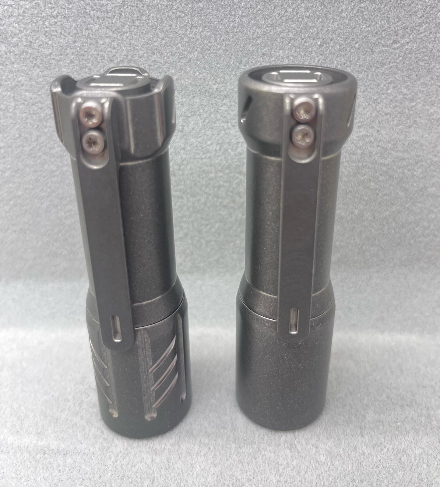 EDOLUC JM Smooth 18350 Taschenlampe Titanium Triple Emitter Nichia 519a 4000K LED mit 18350 Typ-C Batterie