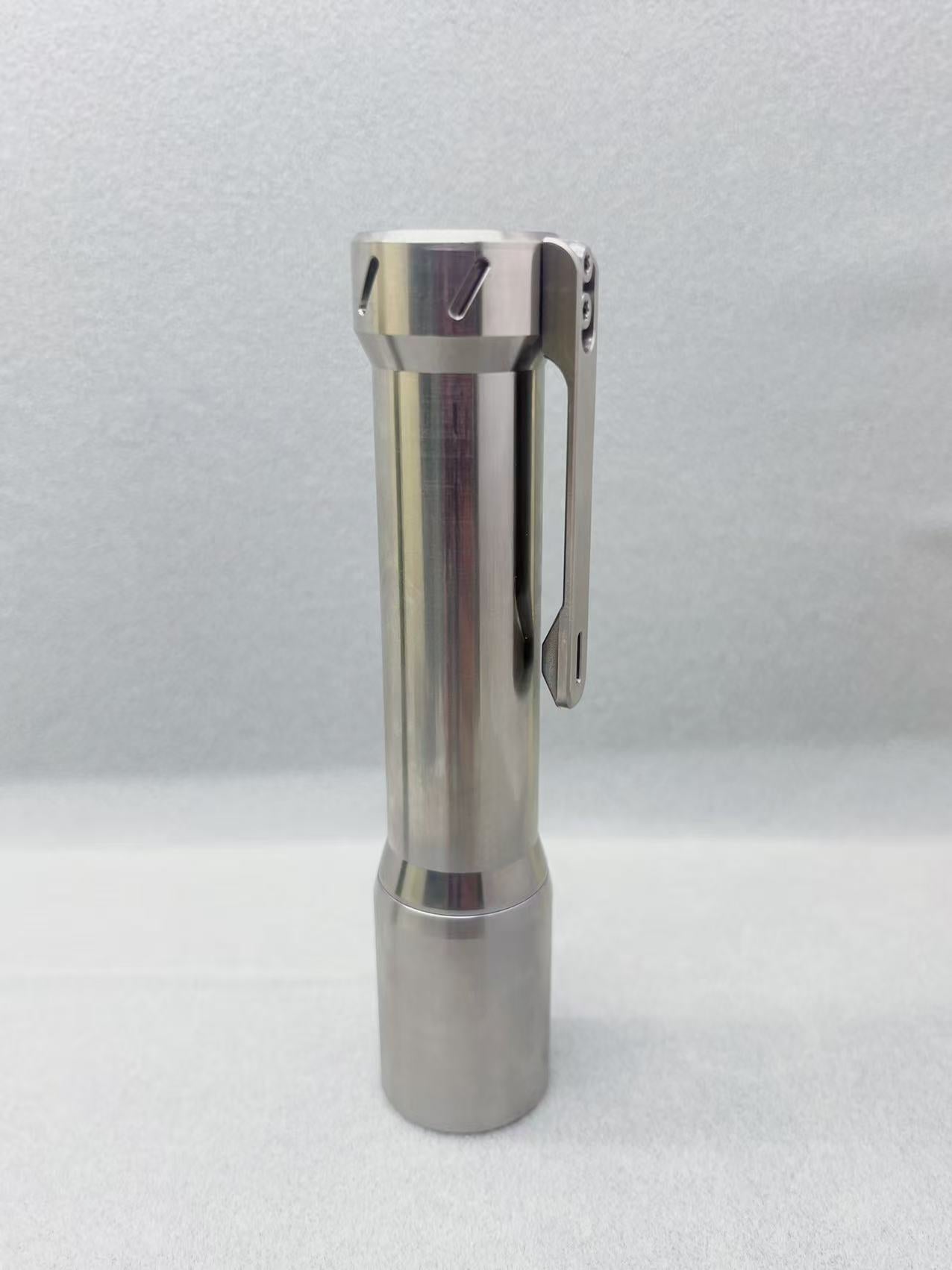 Glow Arrow 18650-JM01 Flashlight Titanium Smooth Single Emitter NiChia 519A 4000K/Samsung 5000K/Cree XPL6500K LED With 18650 Type-C Battery
