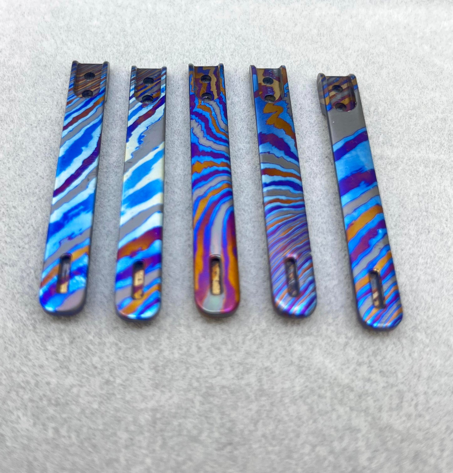 Edoluc Glow Arrow Flashlight Zirconium Ti / Timascus/Zirconium Clip with 2pc screws of T8- 2#-56