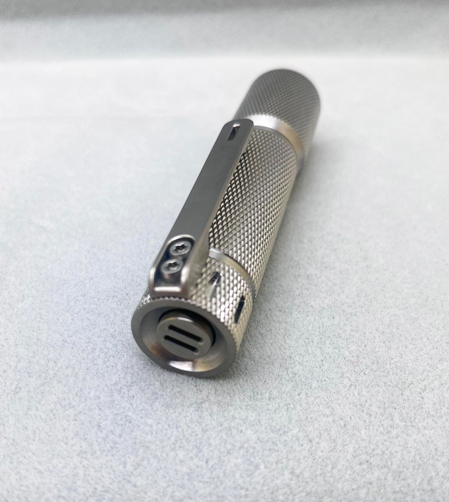 EDOLUC Knurly 14500/AA Flashlight Titanium with Type-C 14500/AA Battery