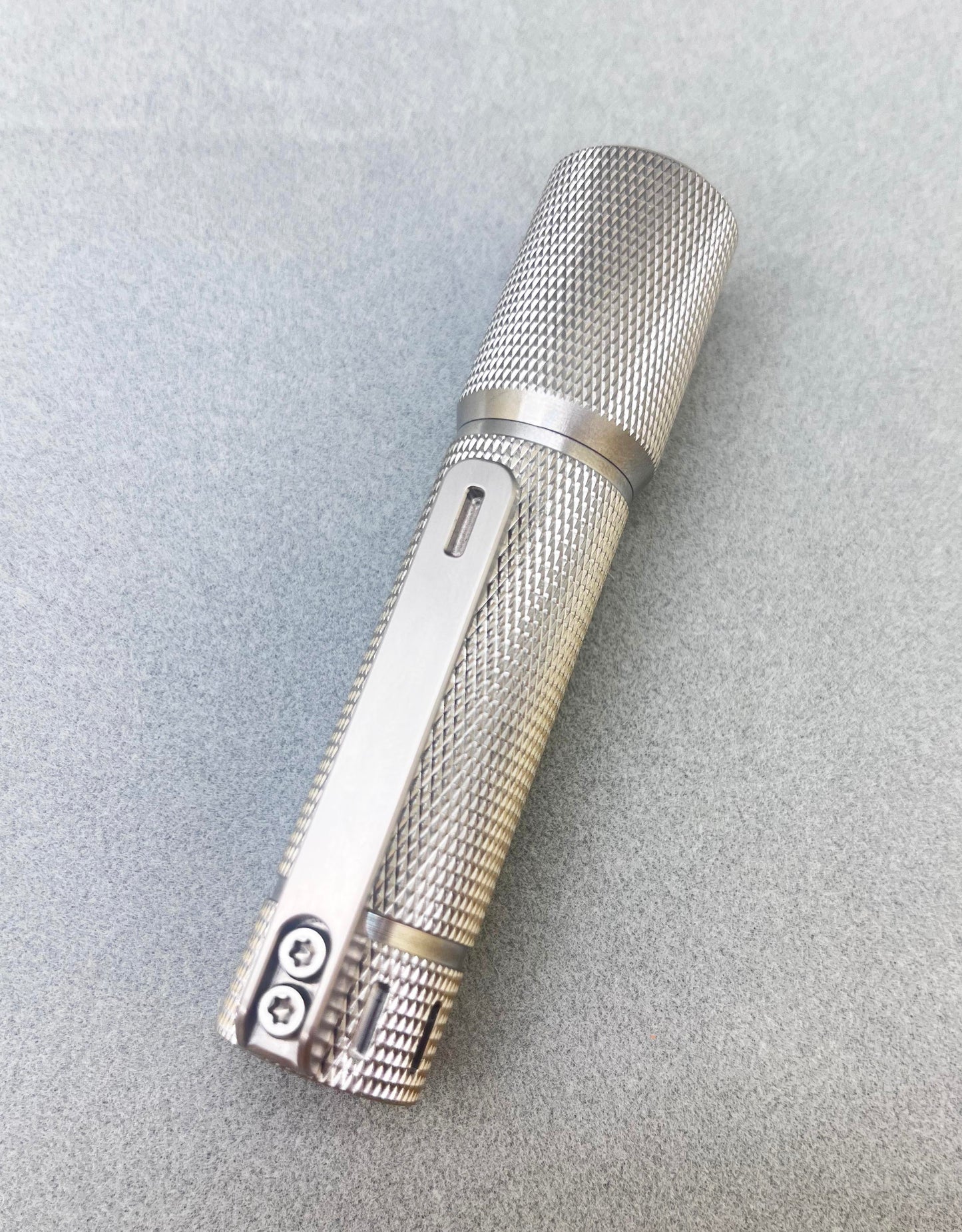 EDOLUC Knurly 14500/AA Flashlight Titanium with Type-C 14500/AA Battery