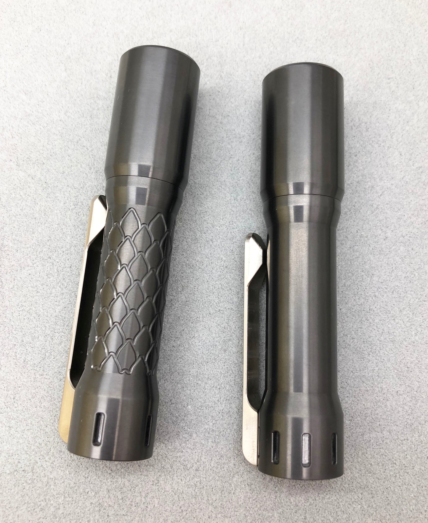 Glow Arrow AA/14500 Flashlight Zirconium Smooth / Loong 14500 with Type-C Battery