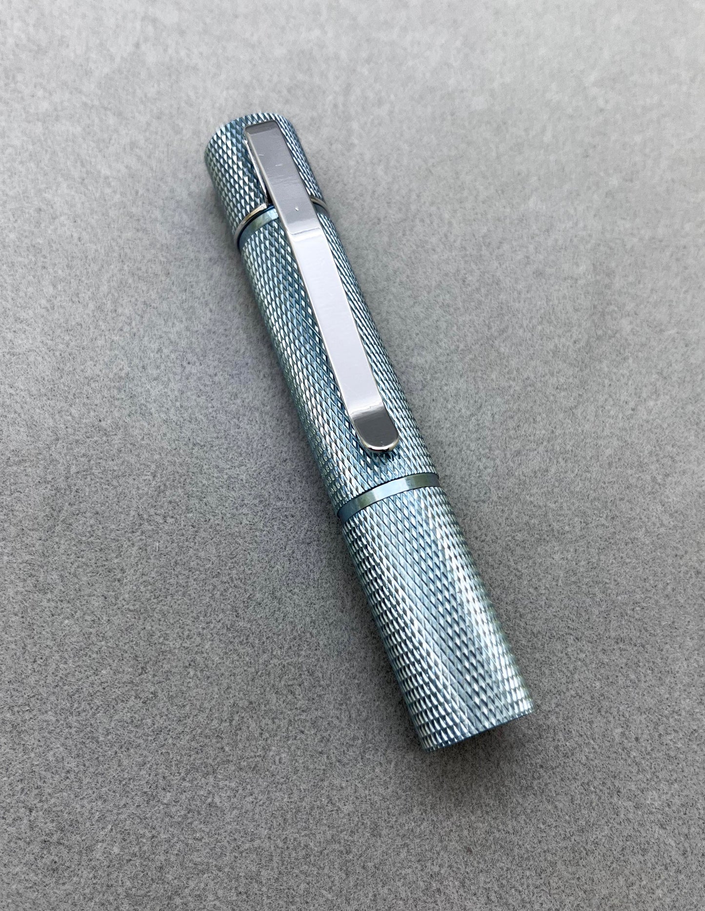 Edoluc 10440/AAA Knurly Crystal Titanium EDC Flashlight with Type C Battery